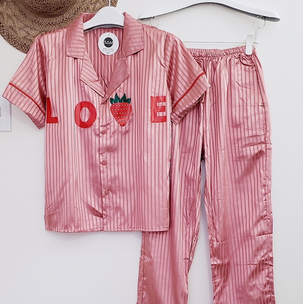 Women's satin pajamas set